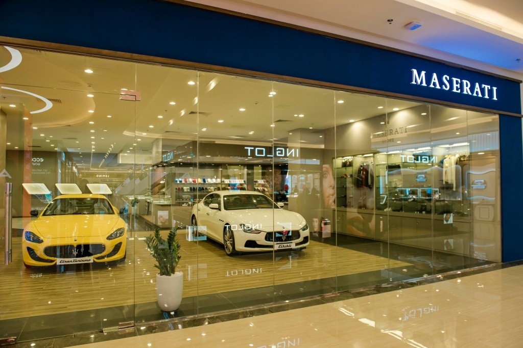 Sau Porsche, Maserati mở khu trưng bày xe tại Vincom Metropolis Hà Nội ảnh 1