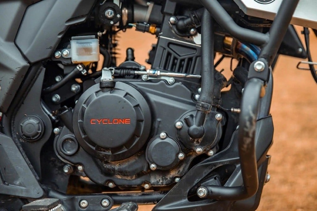 “Xế phượt” Zongshen RX1S - Lựa chọn mới trong phân khúc adventure giá rẻ, cạnh tranh trực tiếp với Honda CB190X ảnh 3