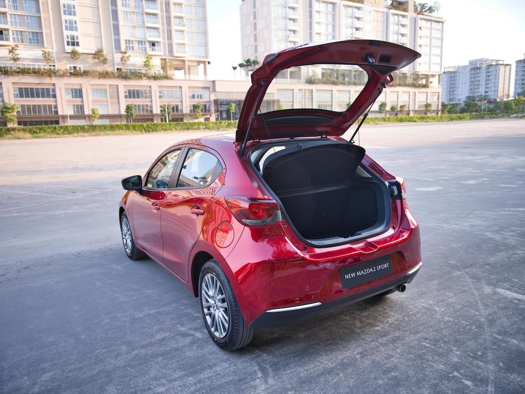 Mazda2 2020 chính thức “trình làng” Việt Nam giá từ 509 triệu: xe nhỏ nhưng nhiều công nghệ an toàn ảnh 9