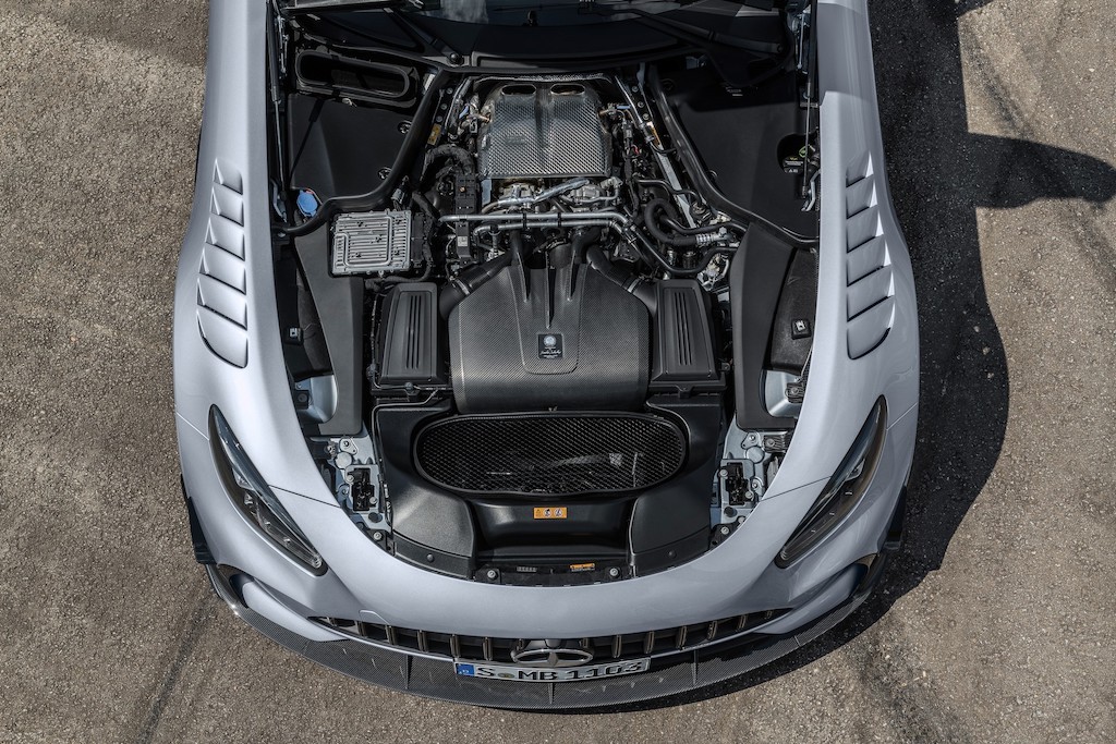 Mercedes-AMG GT Black Series chính thức trình diện, hầm hè đe doạ những đỉnh cao xe thể thao Thế giới ảnh 2
