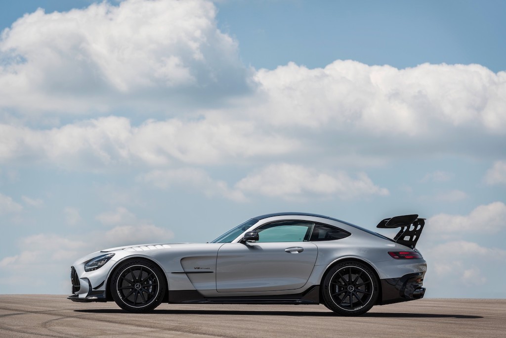 Mercedes-AMG GT Black Series chính thức trình diện, hầm hè đe doạ những đỉnh cao xe thể thao Thế giới ảnh 4