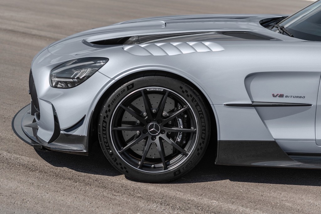 Mercedes-AMG GT Black Series chính thức trình diện, hầm hè đe doạ những đỉnh cao xe thể thao Thế giới ảnh 6