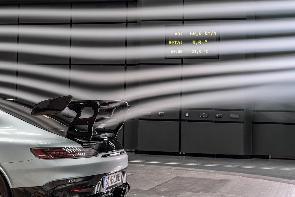 Mercedes-AMG GT Black Series chính thức trình diện, hầm hè đe doạ những đỉnh cao xe thể thao Thế giới ảnh 9