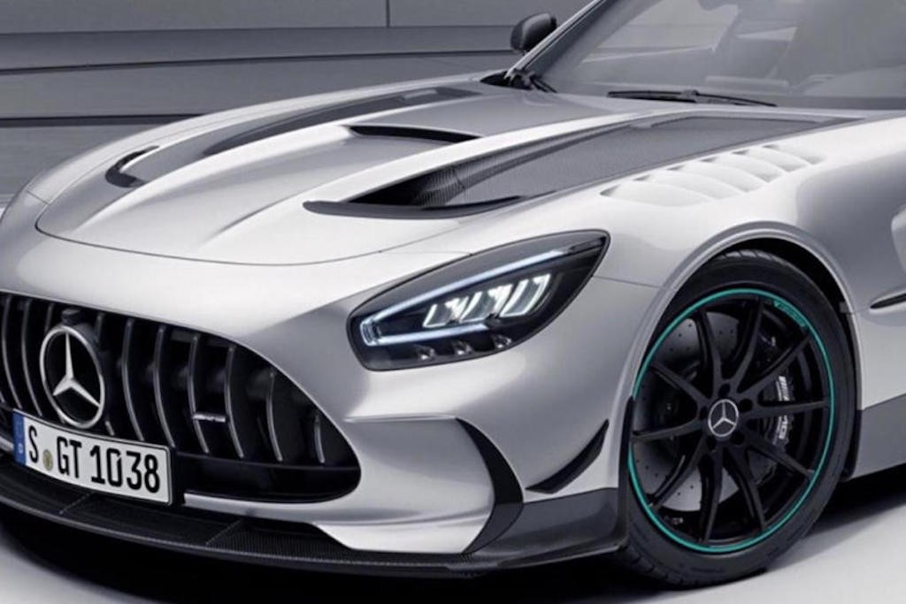 Phải bỏ ra gần 3 triệu USD, đại gia mới có thể sở hữu chiếc Mercedes-AMG GT Black Series này! ảnh 2