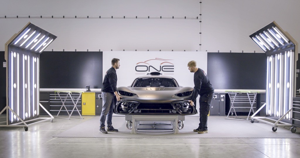 Đột nhập dây chuyền sản xuất hypercar Mercedes-AMG One: Khách VIP đã “xuống tiền” hàng triệu đô yên tâm ngồi đợi lấy xe ảnh 4