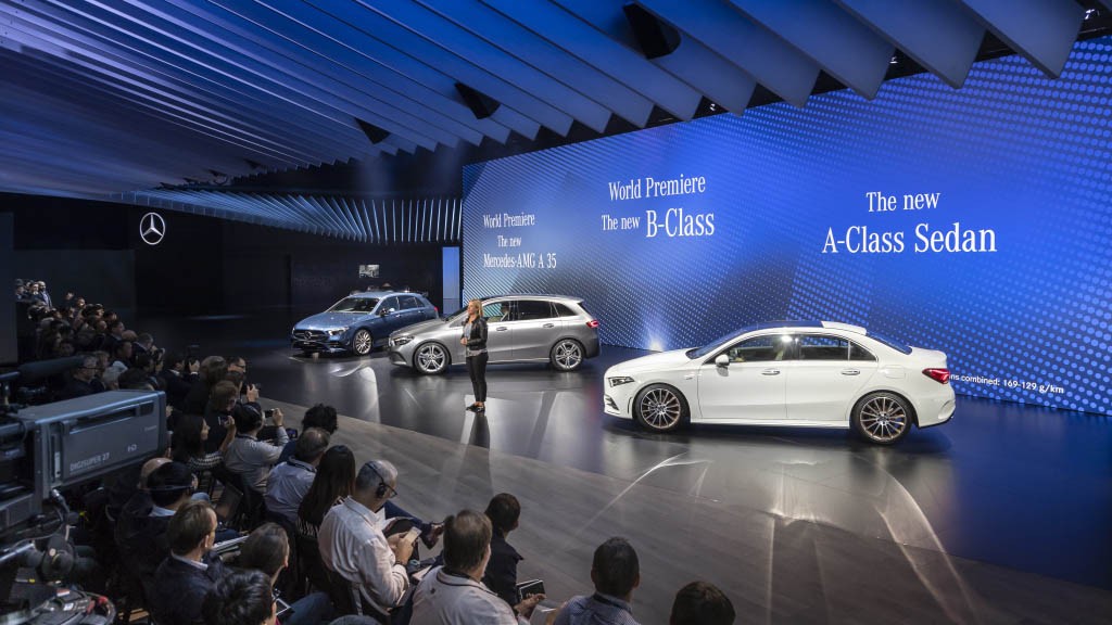 Paris Motor Show ảm đạm, Mercedes-Benz vẫn rầm rộ tung loạt xe mới ảnh 1