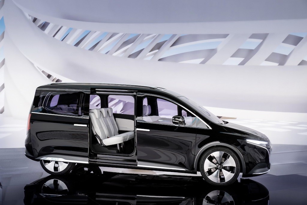 Mercedes hé lộ “lấn sân” vào mảng minivan của Kia Carnival với xe ý tưởng EQT, sẽ là T-Class trong tương lai? ảnh 8