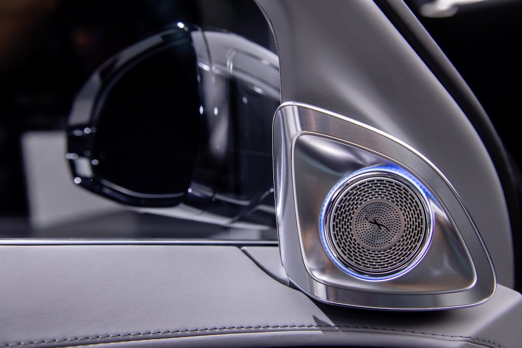 Trong khi Rolls-Royce tỏ ra giản dị, Mercedes-Maybach S-Class thế hệ mới lại xa hoa tột độ ảnh 13