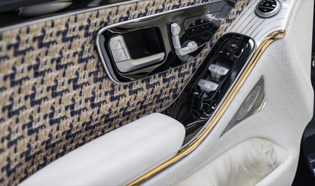 Nhìn Vespa đại thành công với 946 Christian Dior, Mercedes học tập và tạo ra S-Class Maybach Haute Voiture Concept  ảnh 14