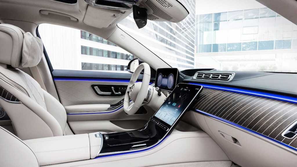 Trước khi EQS ra mắt, đây là chiếc sedan chạy điện cao cấp nhất mà bạn có thể mua được từ Mercedes ảnh 5