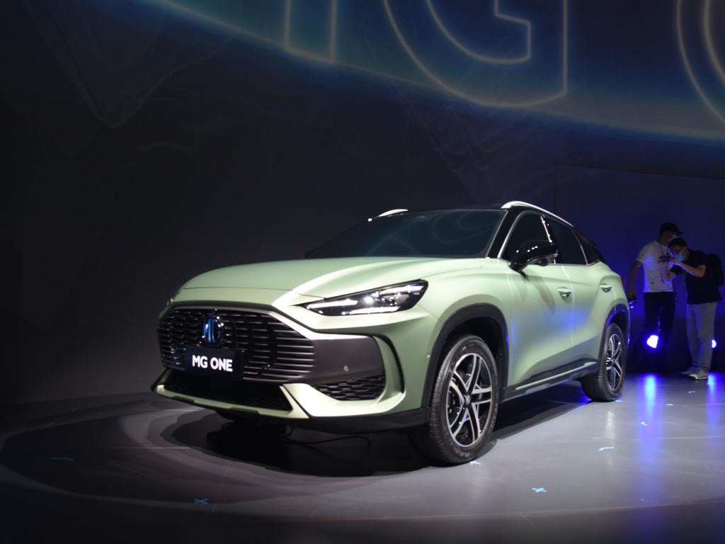 MG One ra mắt: Tranh giành ngôi “hoa hậu SUV hạng C” với Mazda CX-5, liệu sẽ thay HS tại Việt Nam? ảnh 2
