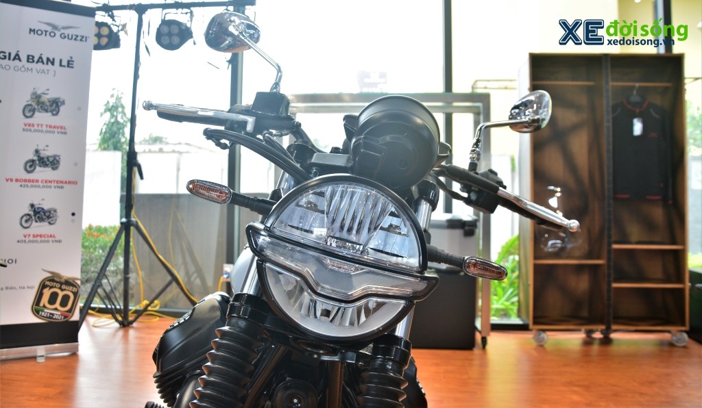 Cặp đôi đôi mô tô hoài cổ Moto Guzzi V7 Stone và Special thách thức Triumph Street Twin tại Việt Nam ảnh 4