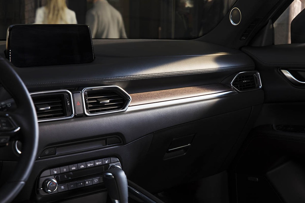 Ra mắt Mazda CX-5 Signature 2019: máy 2.5 Turbo, nội thất như xe sang ảnh 6