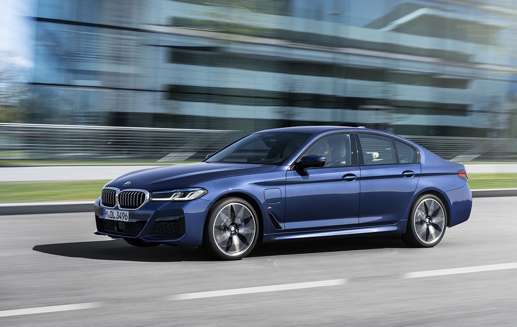 Chính thức ra mắt BMW 5 Series 2021 “facelift”, phổ cập công nghệ 48V Mild-Hybrid ảnh 19