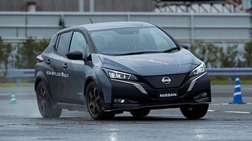 Nissan khoe công nghệ mới, khiến các fan xe thể thao “giận tím mặt” bởi khẳng định táo bạo ảnh 1
