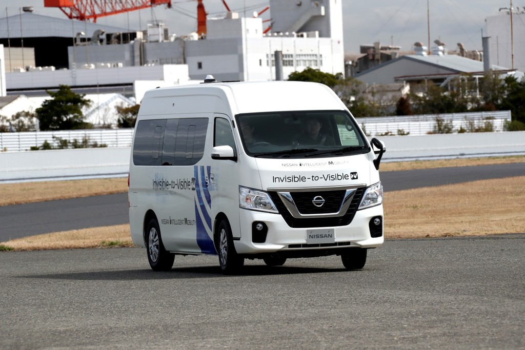 Nissan thử nghiệm công nghệ I2V qua kết nối 5G, nhìn xuyên thấu góc khuất  ảnh 1