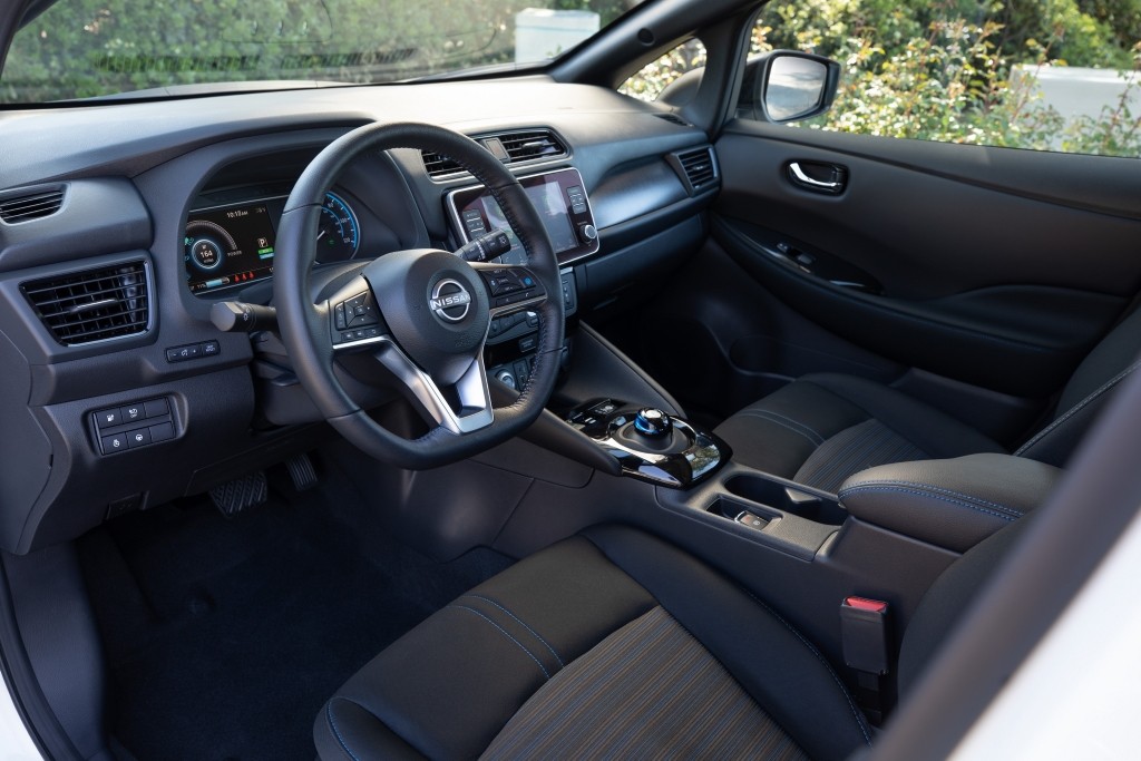 Nissan Leaf 2023 cập nhật thiết kế ngoại ngoại thất, số lượng tùy chọn chỉ còn hai phiên bản ảnh 7
