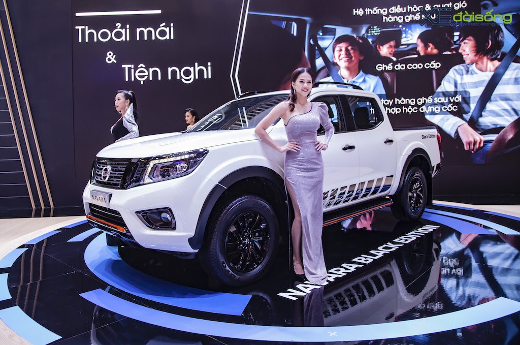 Cận cảnh từng ngóc ngách bán tải đặc biệt Nissan Navara Black Edition A-IVI vừa ra mắt Việt Nam ảnh 1