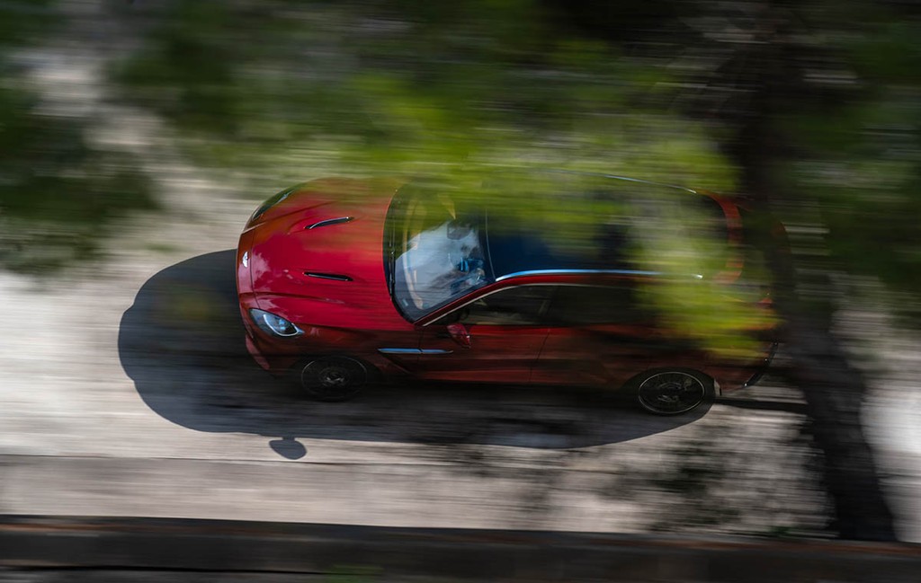 Chính thức ra mắt Aston Martin DBX: Một siêu SUV mới cực chất cho đại gia Việt ảnh 18