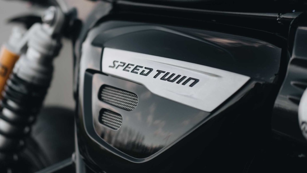 Phiên bản giới hạn Triumph Speed Twin Breitling được truyền cảm hứng từ chiếc Thunderbird 6T huyền thoại  ảnh 7