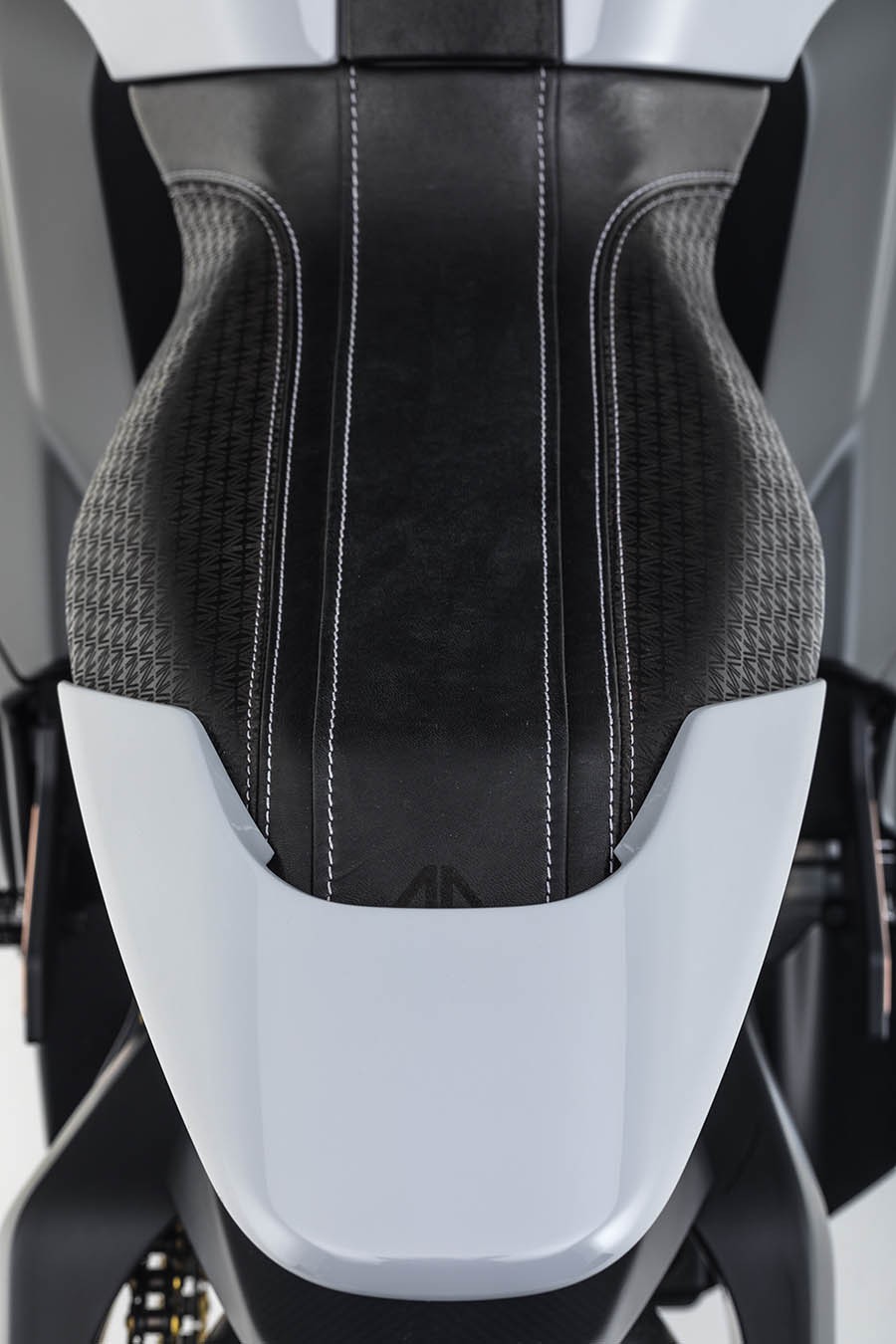 Chi tiết Siêu phẩm ARC VECTOR: Mô tô thông minh nhất Thế giới, đắt ngang Porsche Panamera ảnh 33
