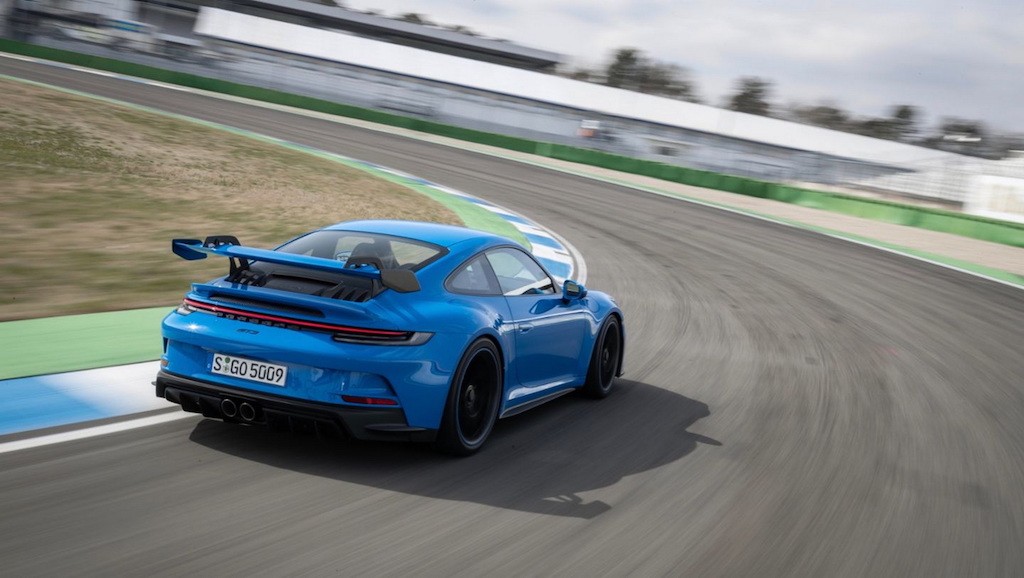 Kéo tua lên tới 9.000rpm và phóng 300km/h, không ngờ Porsche 911 GT3 thế hệ mới có động cơ bền tới mức này! ảnh 6