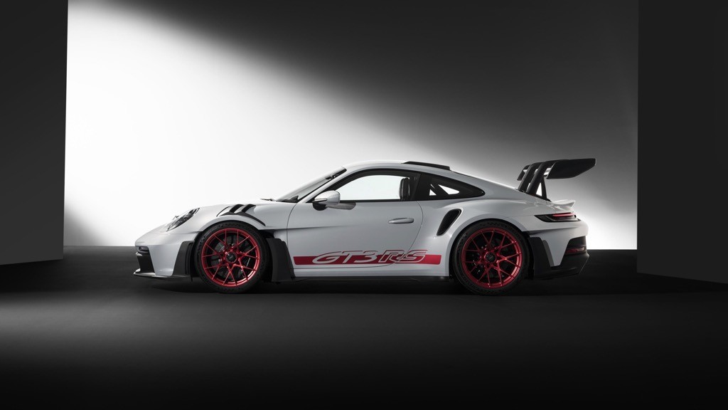 Muốn mua siêu xe để khoe sức mạnh hay tốc độ tối đa, đừng chọn Porsche 911 GT3 RS thế hệ mới! ảnh 2