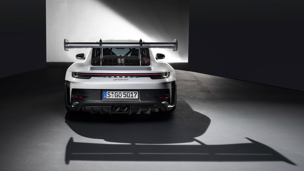 Muốn mua siêu xe để khoe sức mạnh hay tốc độ tối đa, đừng chọn Porsche 911 GT3 RS thế hệ mới! ảnh 3
