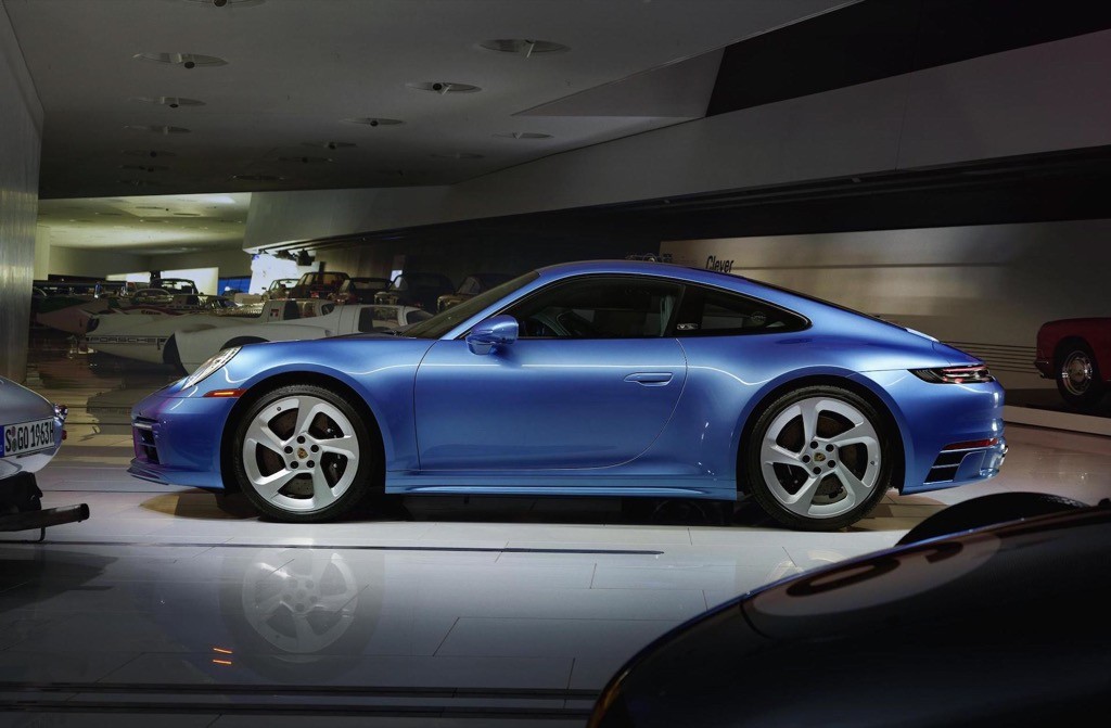 Sally trong phim hoạt hình Vương Quốc Xe Hơi nhảy ra ngoài đời thực, “thửa” từ Porsche 911 GTS ảnh 3