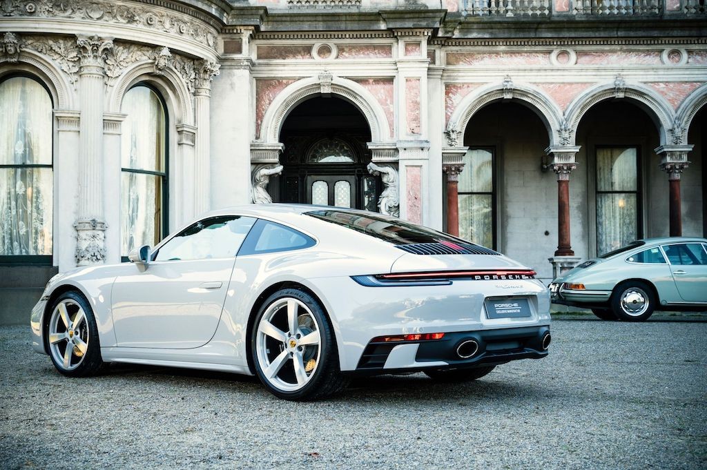 Porsche lại làm fan xe thể thao thuần chất “phát mê”, ra 911 bản đặc biệt cực tinh tế ảnh 6