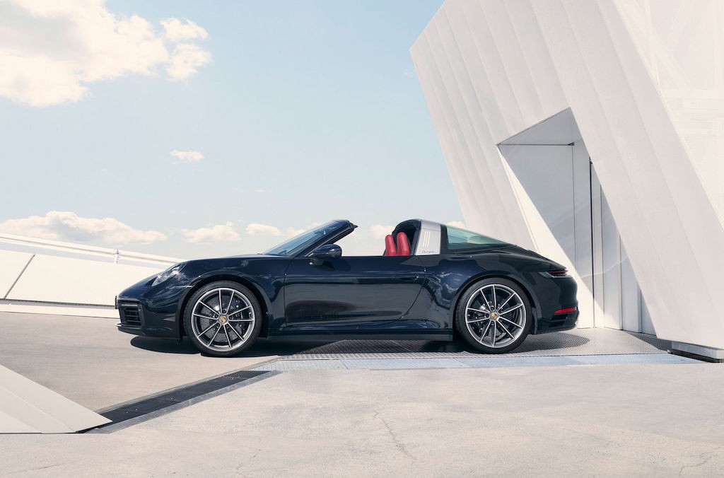 “Đặc sản” 911 Targa nhà Porsche chính thức trở lại, vẫn khiến mọi người trầm trồ vì thiết kế mui xếp ảnh 7