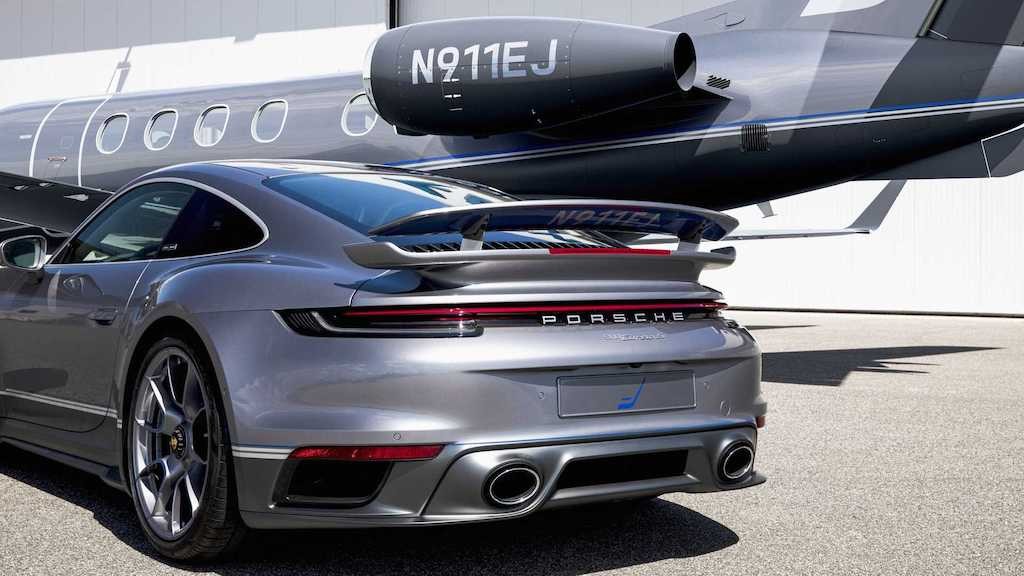 Khuyến mại lớn: Mua... phi cơ cá nhân, được tặng siêu xe Porsche 911 Turbo S bản “hàng thửa“! ảnh 3
