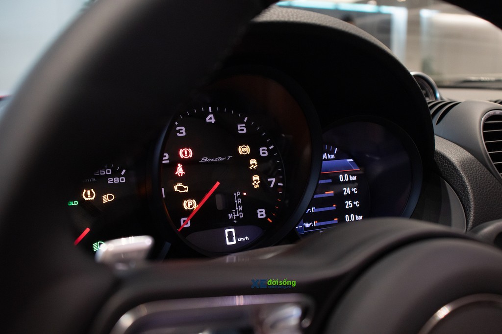 Ngắm Porsche 718 Boxster và Cayman T, cảm giác lái thuần chất cho người mê tốc độ ảnh 10