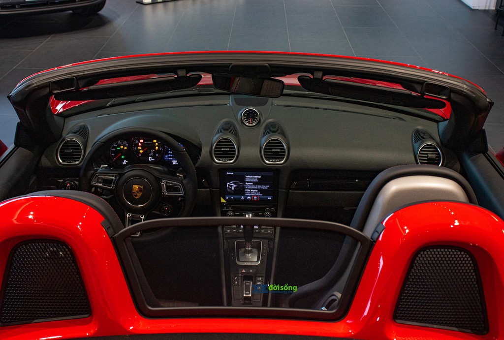 Ngắm Porsche 718 Boxster và Cayman T, cảm giác lái thuần chất cho người mê tốc độ ảnh 15