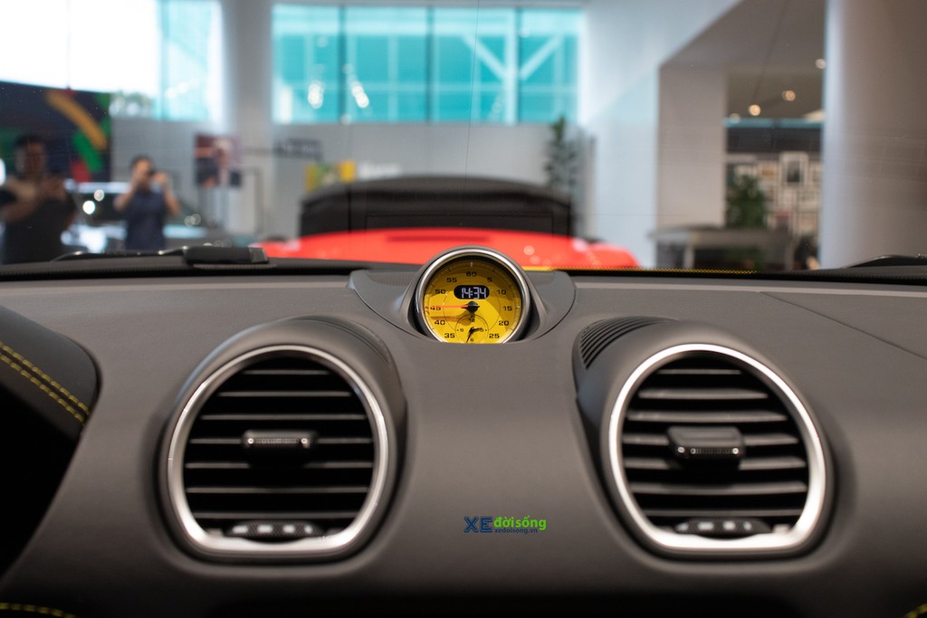 Ngắm Porsche 718 Boxster và Cayman T, cảm giác lái thuần chất cho người mê tốc độ ảnh 17