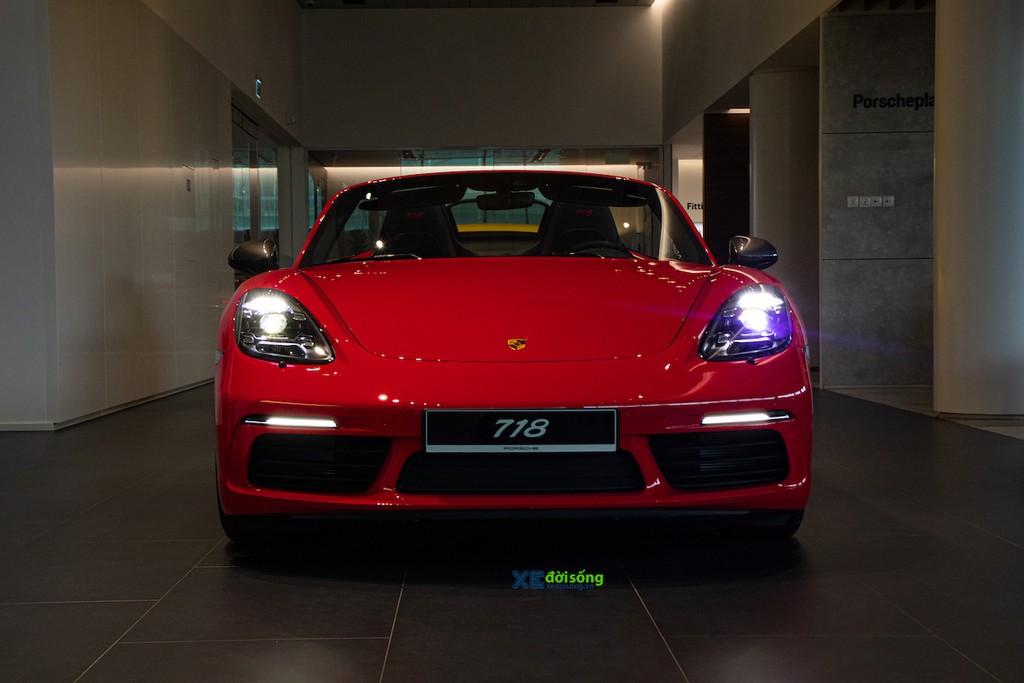 Ngắm Porsche 718 Boxster và Cayman T, cảm giác lái thuần chất cho người mê tốc độ ảnh 9