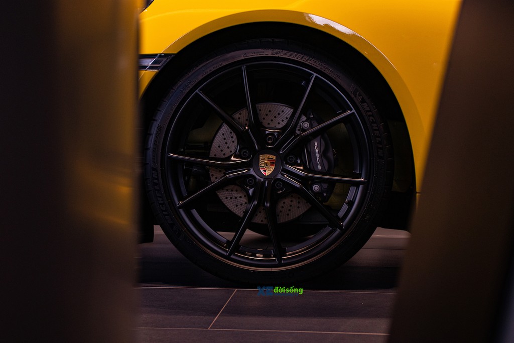 Ngắm Porsche 718 Boxster và Cayman T, cảm giác lái thuần chất cho người mê tốc độ ảnh 19
