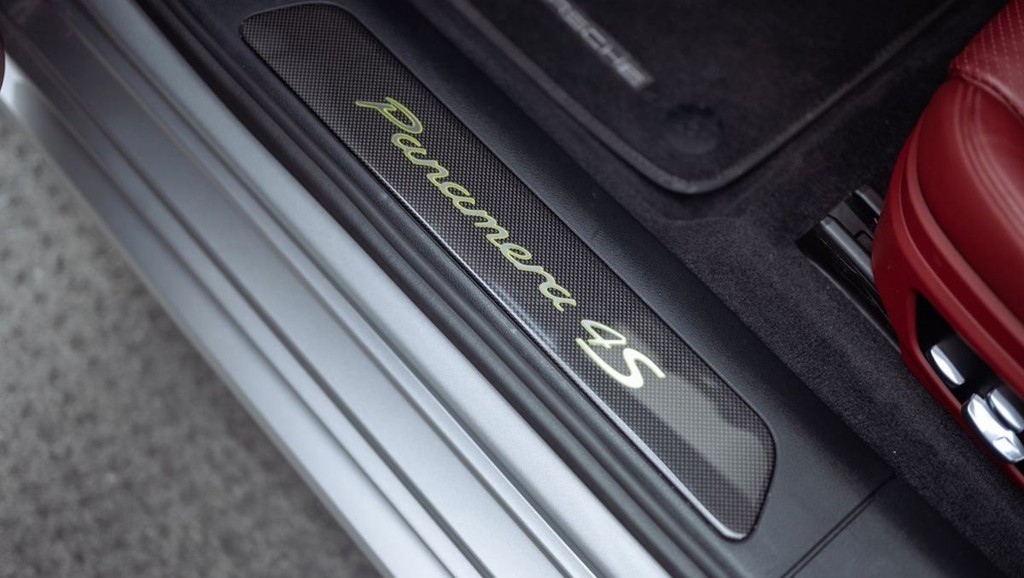 Diện kiến bộ ba Porsche Panamera E-Hybrid bản nâng cấp mới ảnh 9
