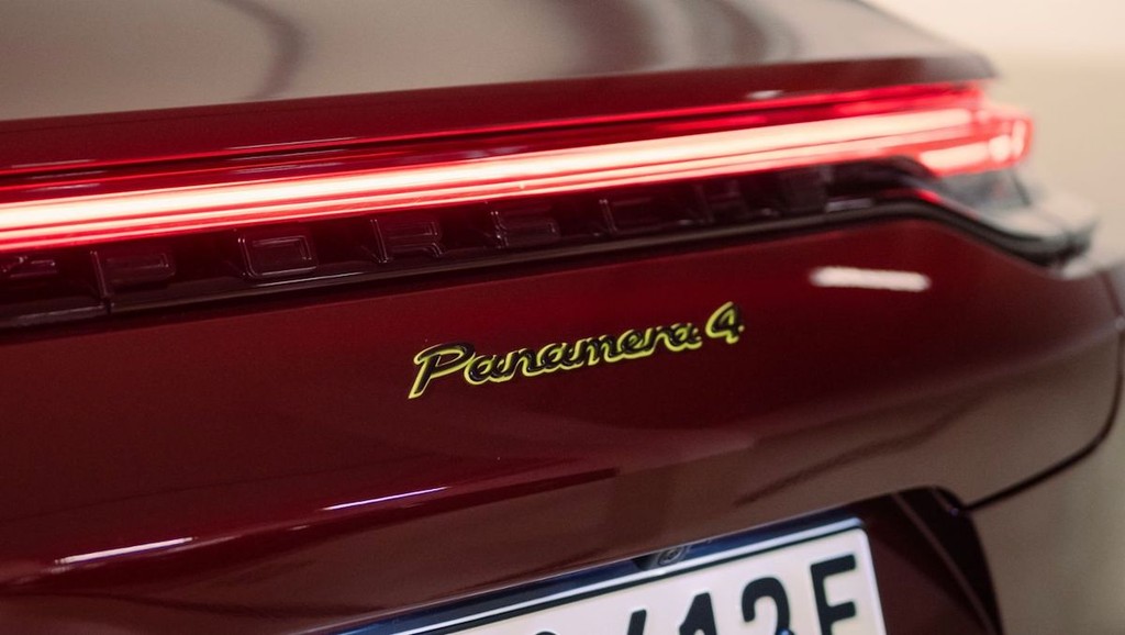 Diện kiến bộ ba Porsche Panamera E-Hybrid bản nâng cấp mới ảnh 17