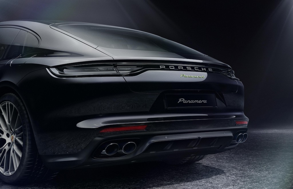 Thường khiến khách hàng “lú” vì danh sách tuỳ chọn dài và đắt đỏ, Porsche Panamera có phiên bản “option” đủ dùng Platinum ảnh 7