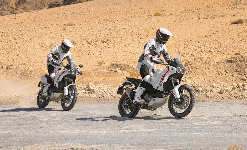 Sau hai năm vắng bóng, cuối cùng Ducati DesertX 2022 phiên bản hoàn thiện cũng chính thức trình làng ảnh 11
