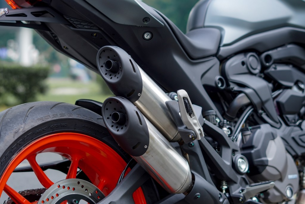 Ducati Việt Nam chốt giá Monster thế hệ mới: từ 439 triệu đồng cho 3 tùy chọn màu sắc  ảnh 9