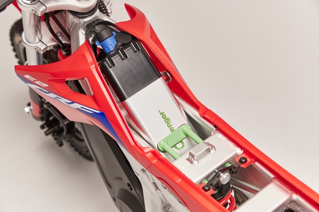 Honda bắt tay cùng Greenger Powersports trình làng mẫu “cào cào” điện cỡ nhỏ CRF-E2 dành riêng cho biker “nhí“ ảnh 4