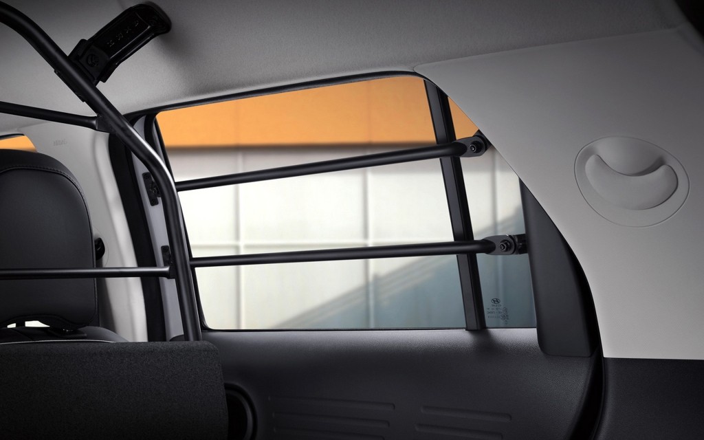 “Baby SUV” Hyundai Casper chưa hết “hot” đã có thêm phiên bản Van chở hàng sành điệu  ảnh 3
