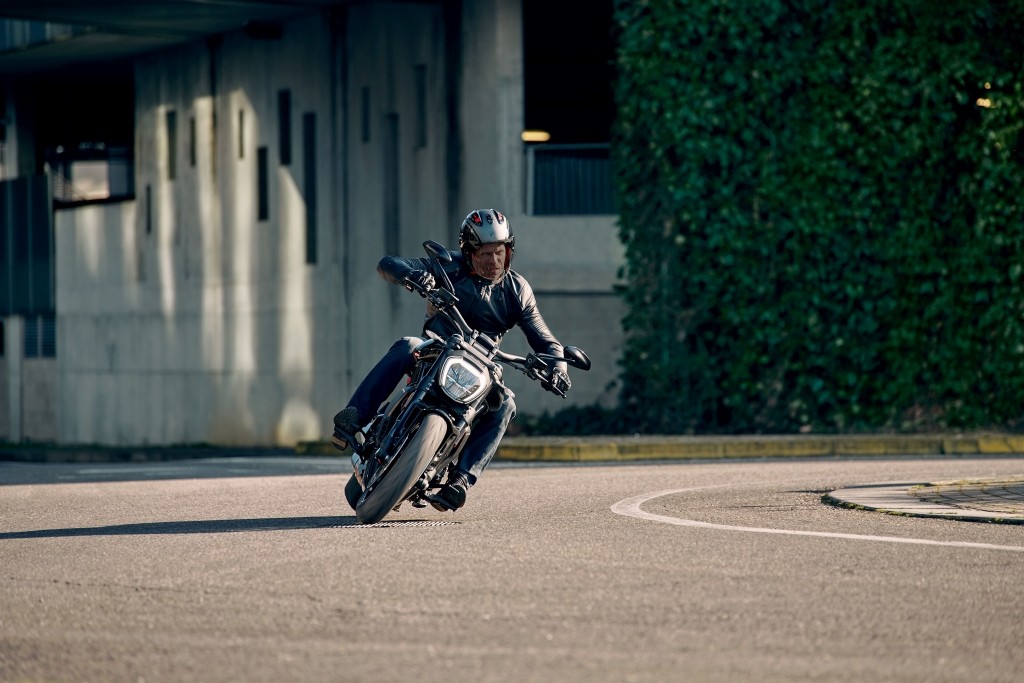 Ngắm nhìn Ducati XDiavel Nera: Sự kết hợp tài tình cùng thương hiệu nội thất da Poltrona Frau danh tiếng ảnh 9