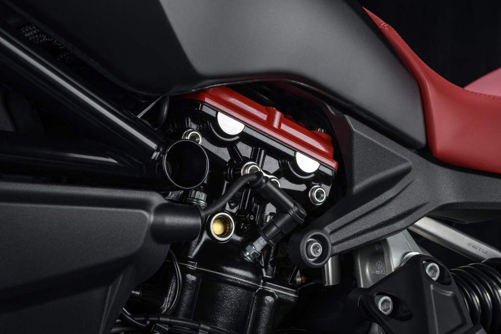 Ngắm nhìn Ducati XDiavel Nera: Sự kết hợp tài tình cùng thương hiệu nội thất da Poltrona Frau danh tiếng ảnh 4