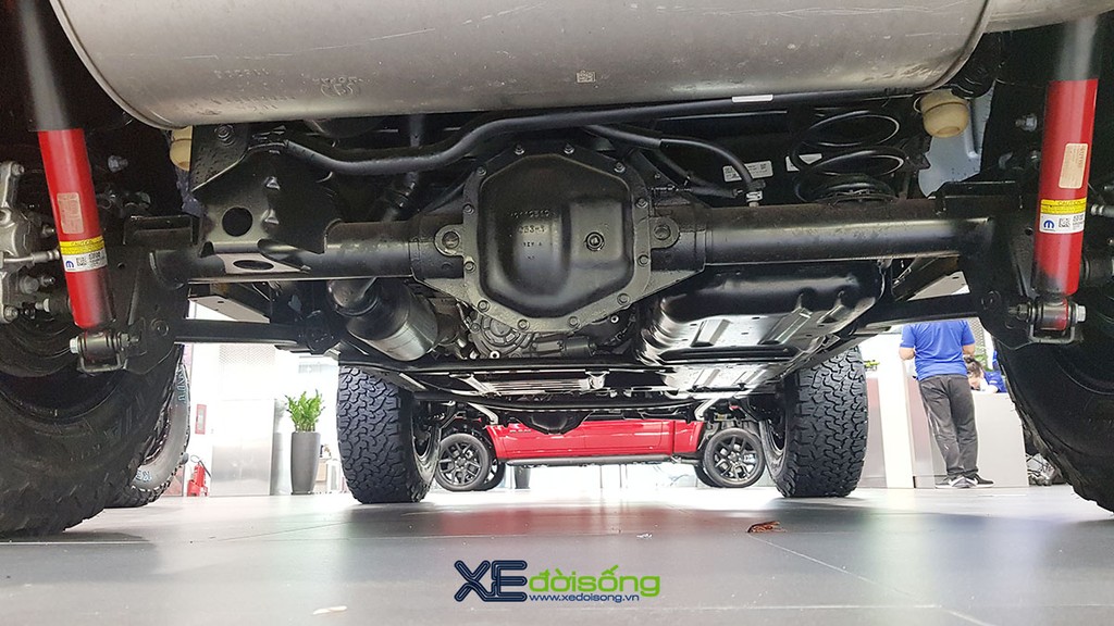 Tìm hiểu chi tiết SUV 2 cửa Jeep Wrangler Rubicon 2dr 2021 chính hãng đầu tiên về Việt Nam ảnh 12