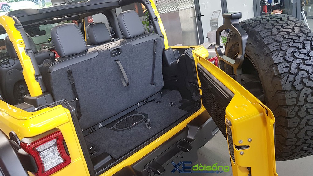Tìm hiểu chi tiết SUV 2 cửa Jeep Wrangler Rubicon 2dr 2021 chính hãng đầu tiên về Việt Nam ảnh 21