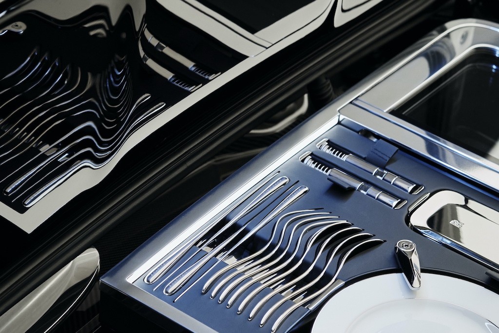 Diện kiến Rolls-Royce Boat Tail: Xe hơi đắt nhất Thế giới, giá hơn 650 tỷ đồng ảnh 20