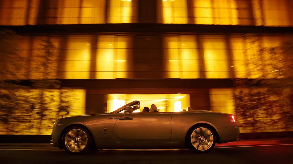 Rolls-Royce có thể lấy cảm hứng từ mọi thứ để tạo ra xe siêu sang cho khách hàng, bao gồm cả một toà nhà ảnh 9